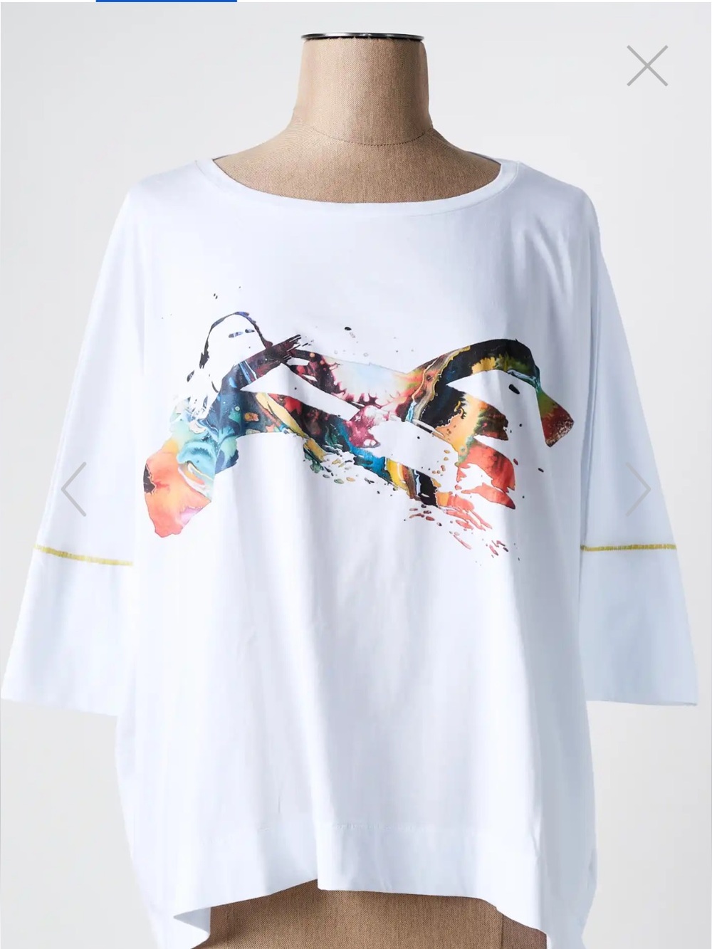 Ozai N Ku Relaxed White Graphic Scoop-Neck Women's Top size 1 (fits 10-14)
